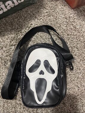 Black Crossbody Bag with White Scream Face Halloween Terror Lightweight